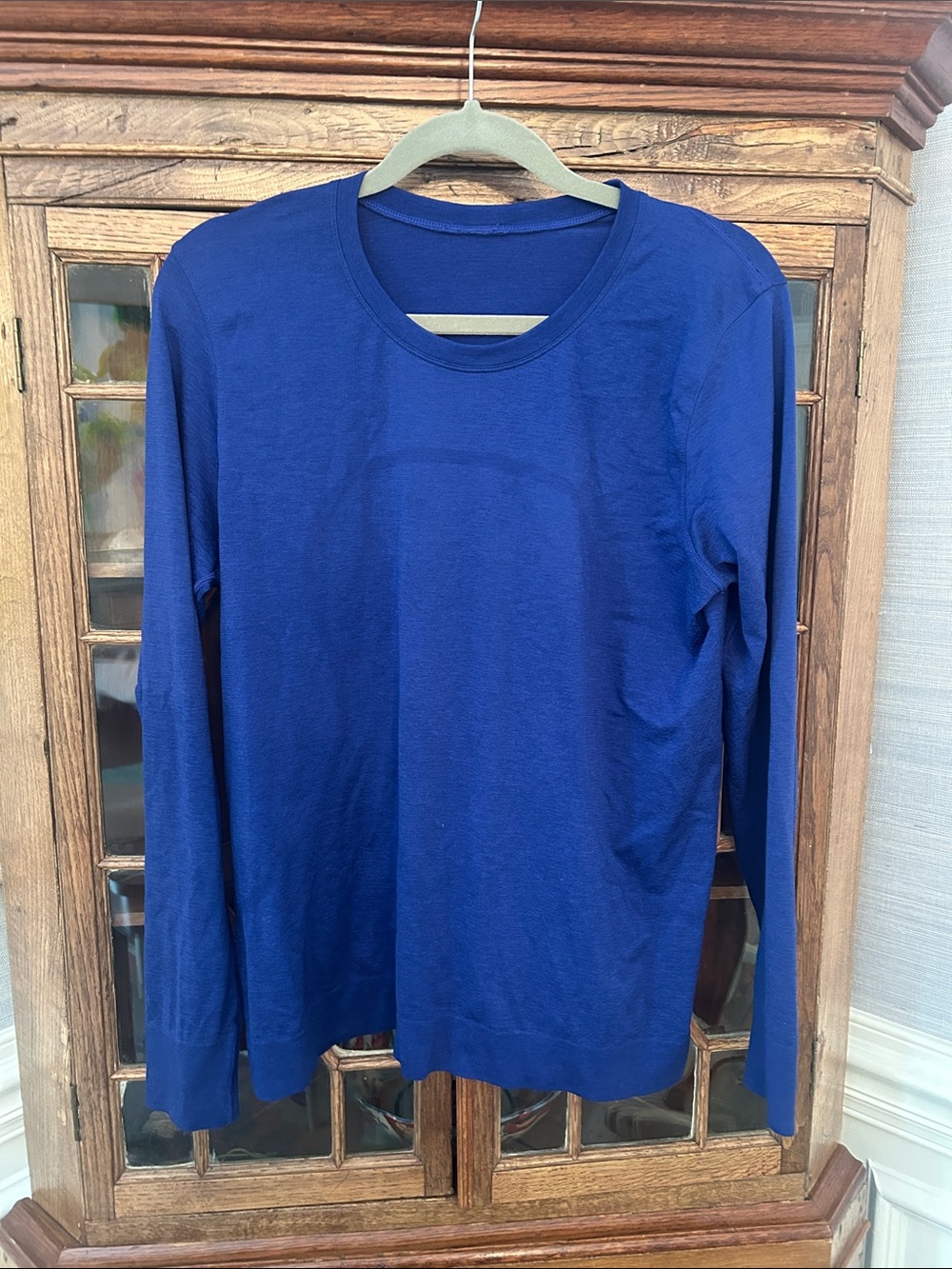 Lululemon women’s Long Sleeve Crew Neck Shirt - Blue
